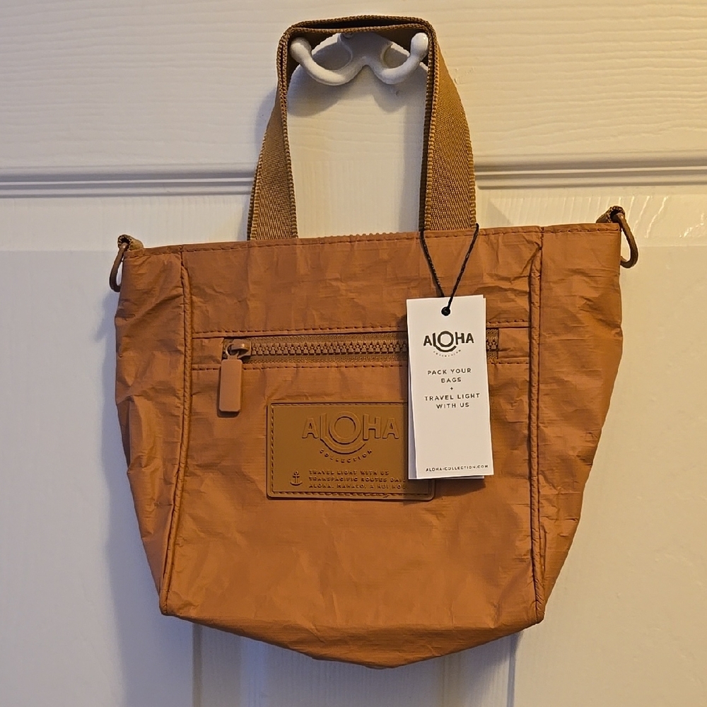 NWT Aloha Collection Monochrome Crossbody in Toffee